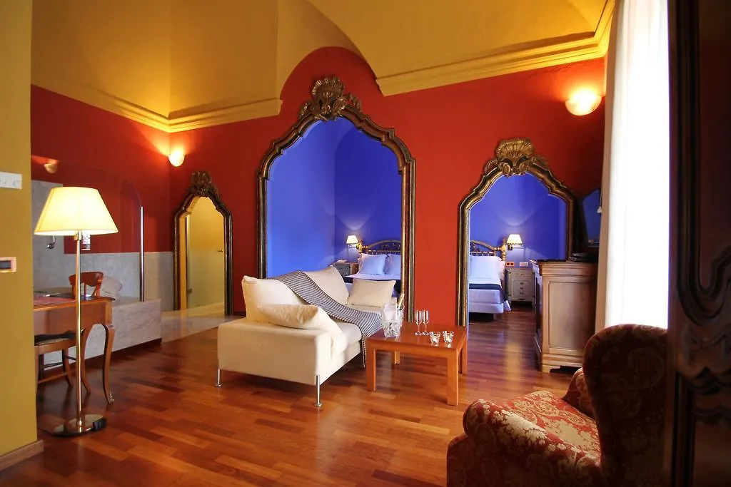 Hotel De La Moneda Castello  D'Empuries